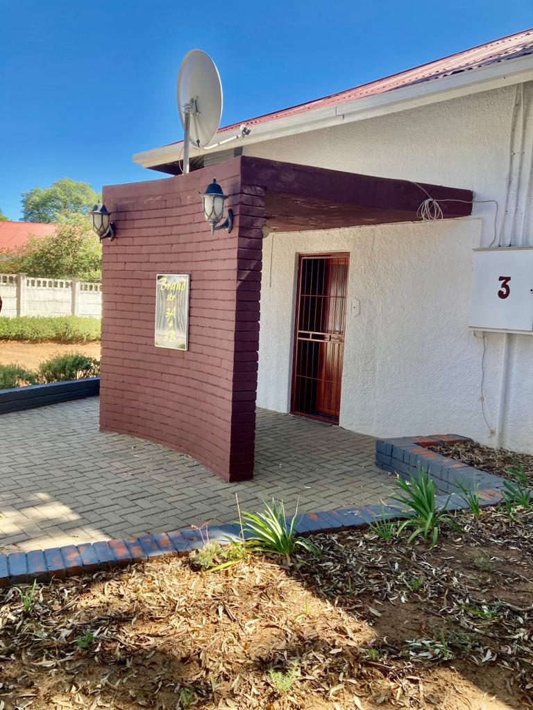 6 Bedroom Property for Sale in Dewetsdorp Free State